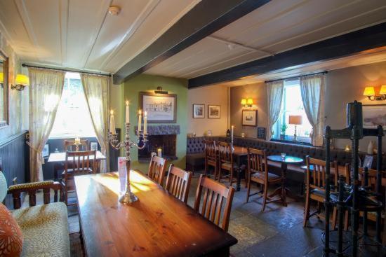 Bayley Arms Hotel Hurst Green  Exterior photo
